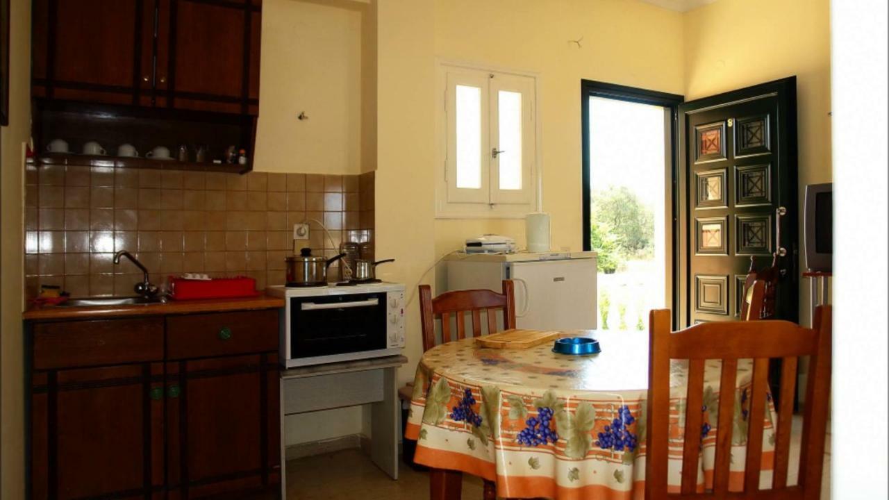Makris Apartments Róda Eksteriør bilde