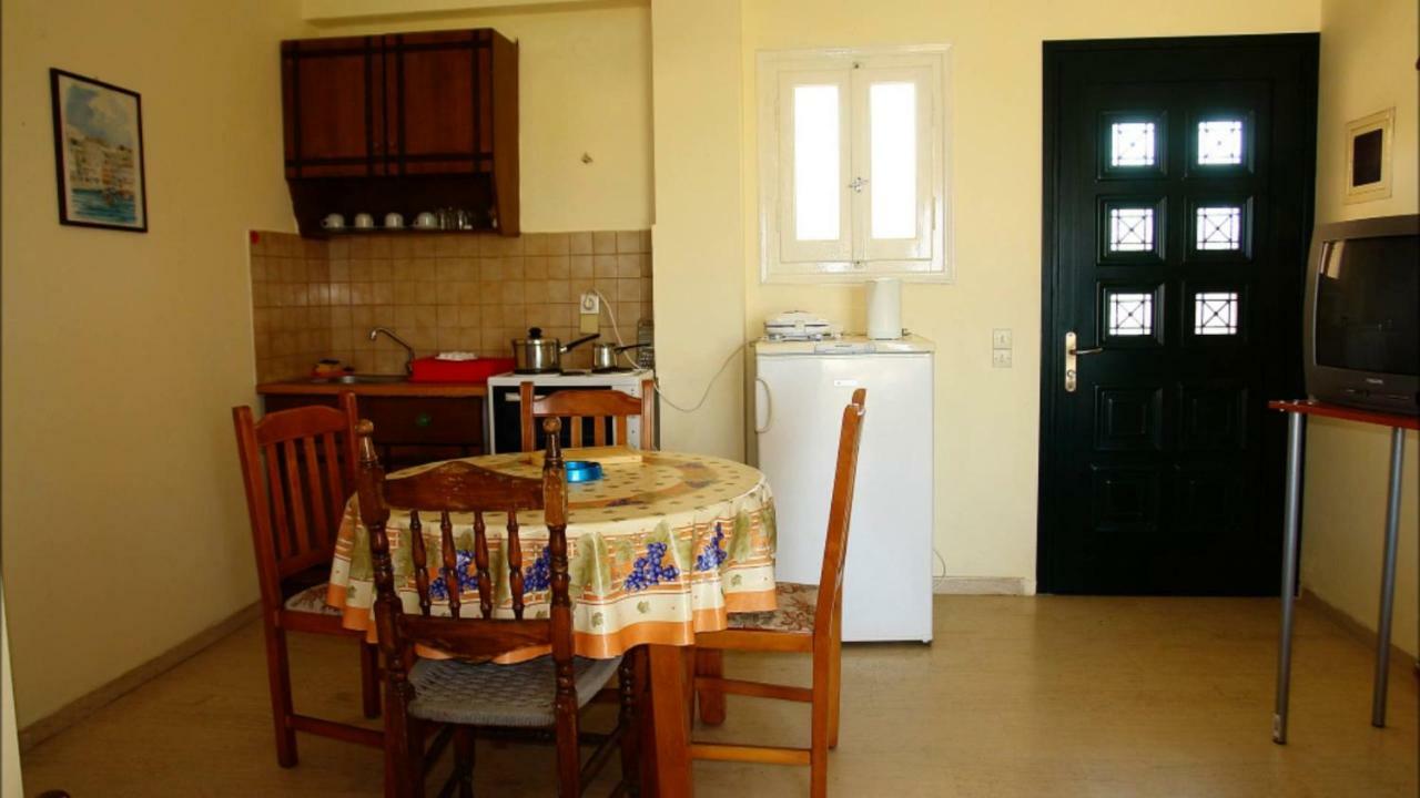 Makris Apartments Róda Eksteriør bilde